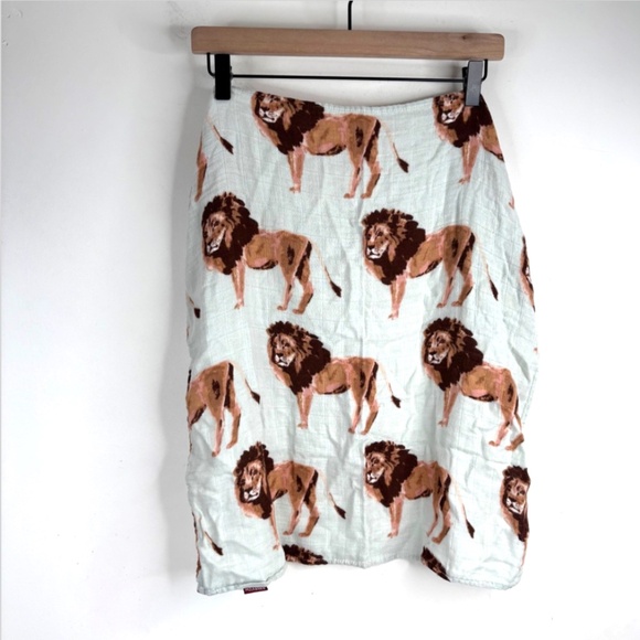 Milkbarn Bamboo Organic Cotton Baby Burp Cloth Set of 2 Lion Print Muslin Lovey - Picture 2 of 6